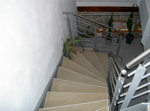 Flachstahlwangentreppe