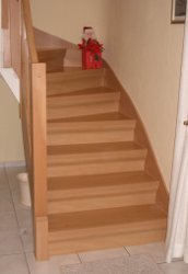 Alte Steintreppe nach Renovierung